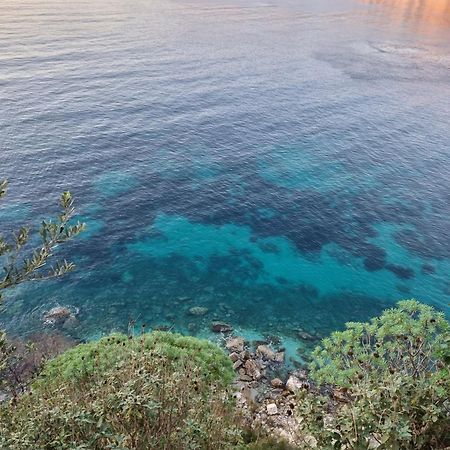 The Sunny Side Apartment Himare Luaran gambar