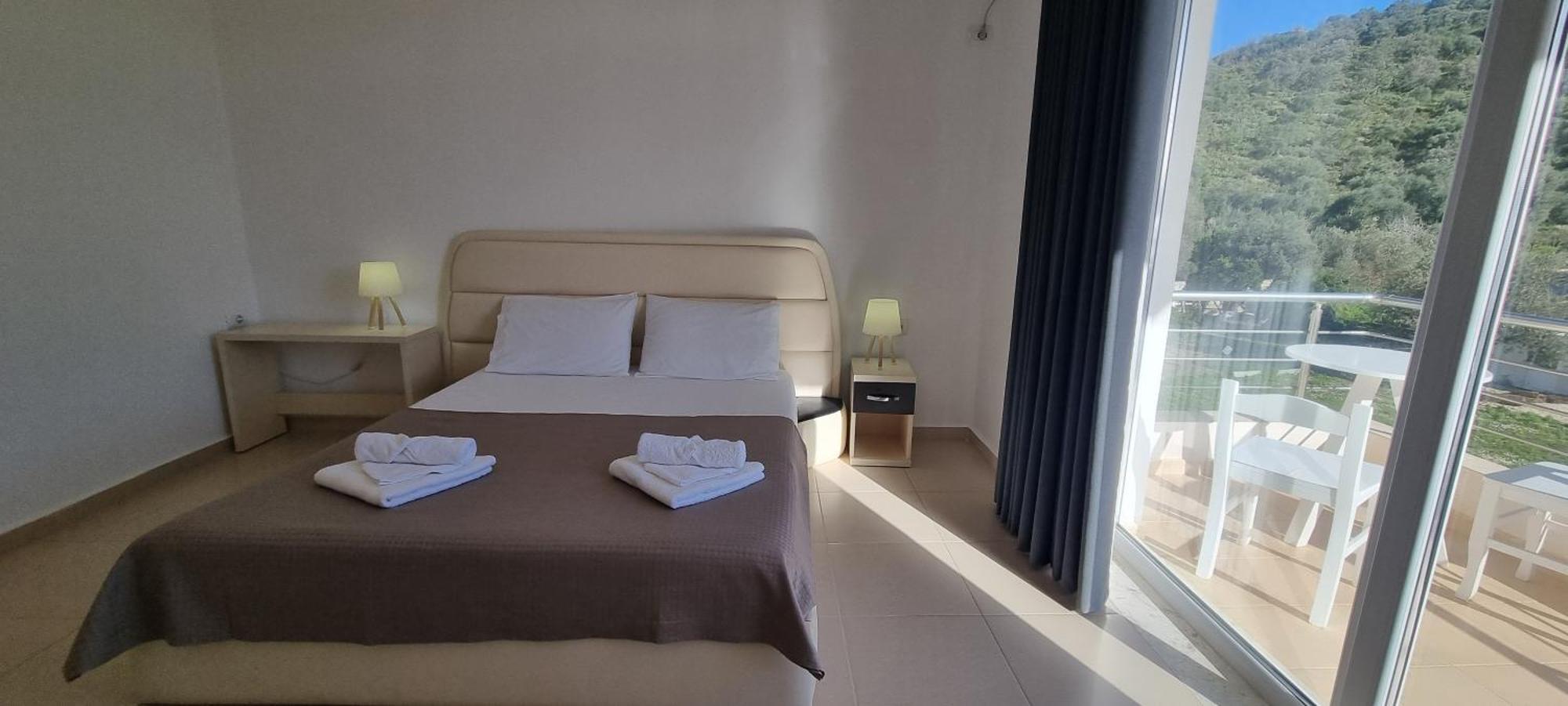 The Sunny Side Apartment Himare Luaran gambar