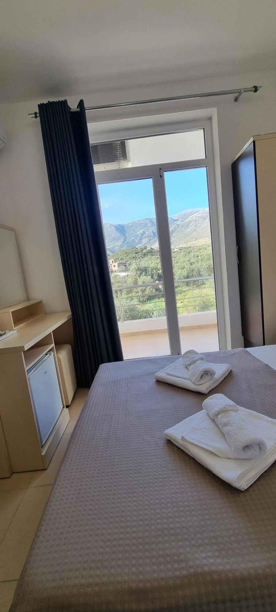 The Sunny Side Apartment Himare Luaran gambar