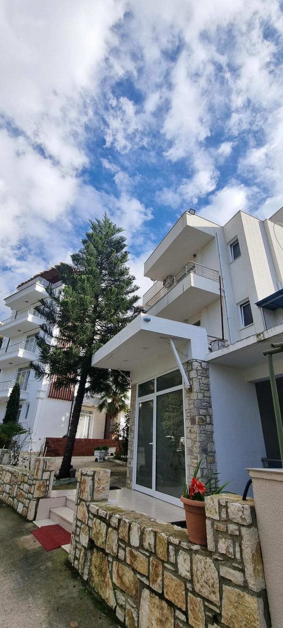 The Sunny Side Apartment Himare Luaran gambar