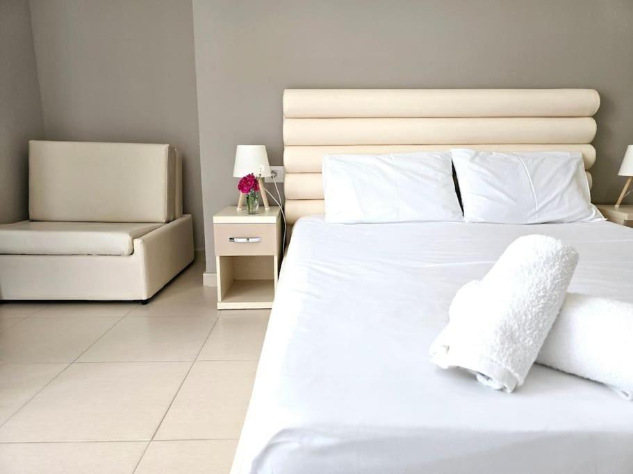 The Sunny Side Apartment Himare Luaran gambar
