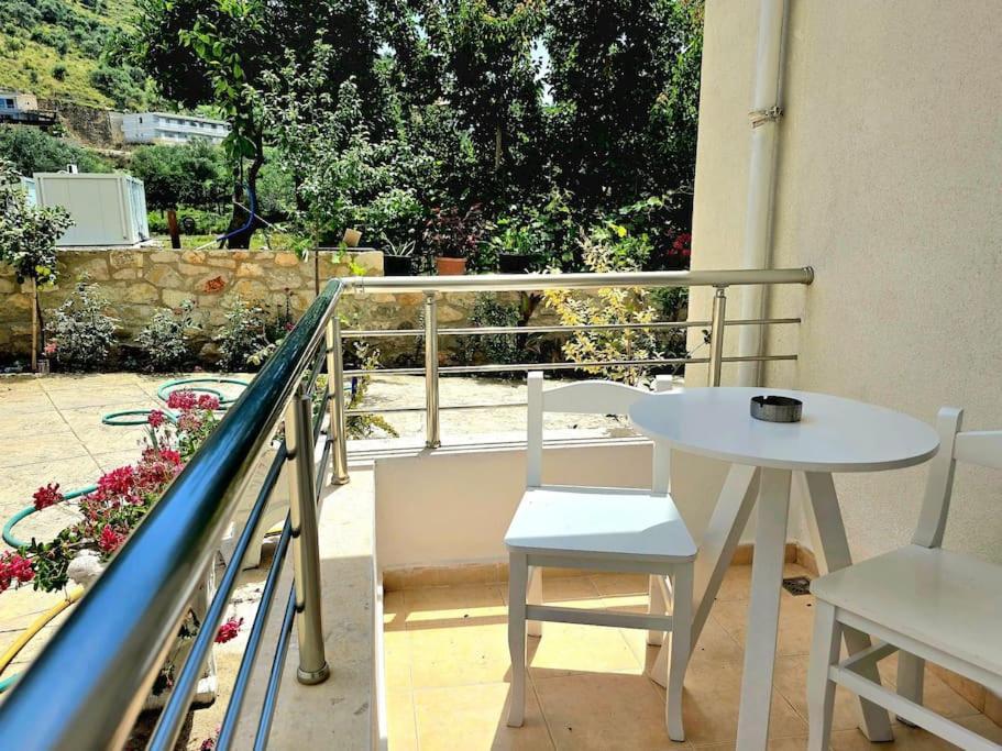 The Sunny Side Apartment Himare Luaran gambar